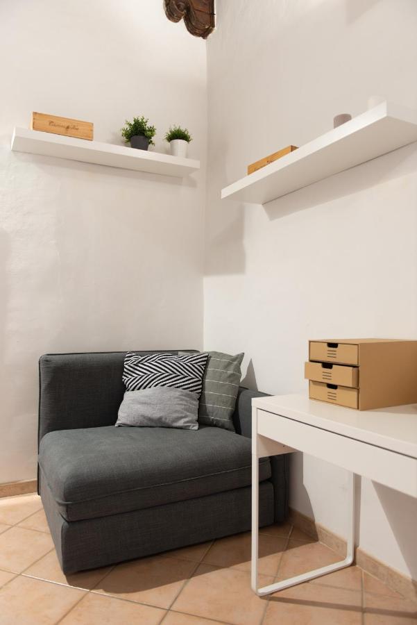 2 Rooms Next To A Market And Piazza Santa Croce - Homeunity Florence Exterior photo