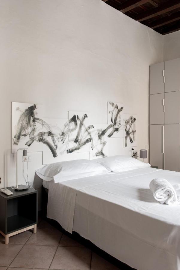2 Rooms Next To A Market And Piazza Santa Croce - Homeunity Florence Exterior photo