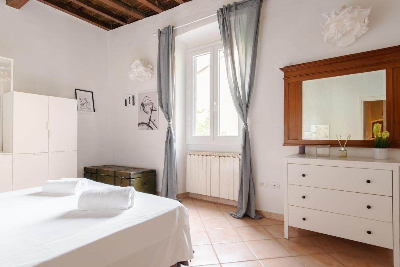 2 Rooms Next To A Market And Piazza Santa Croce - Homeunity Florence Exterior photo