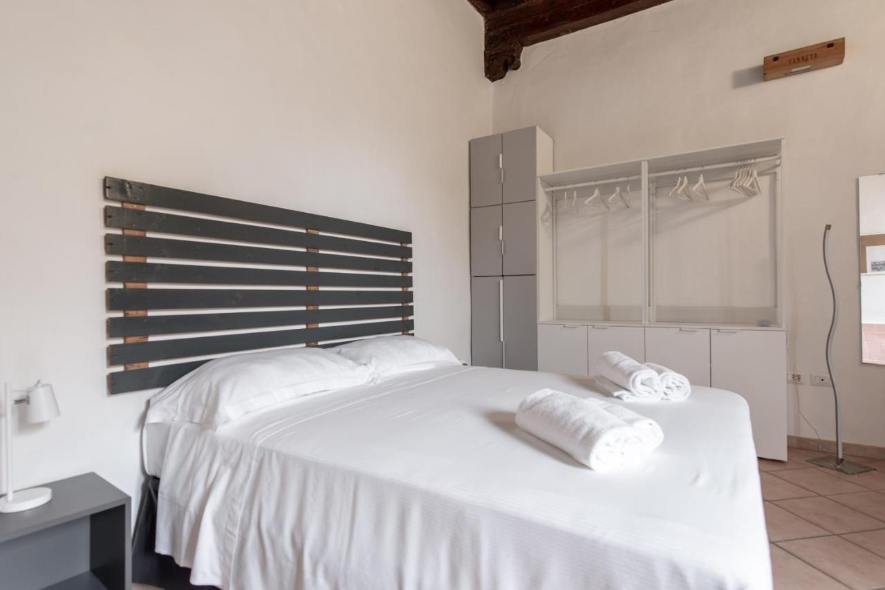 2 Rooms Next To A Market And Piazza Santa Croce - Homeunity Florence Exterior photo